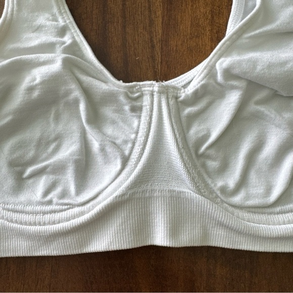 Rhonda Shear White Underwire Pullover Bra Smoothing Seamless Size Small - Picture 4 of 6